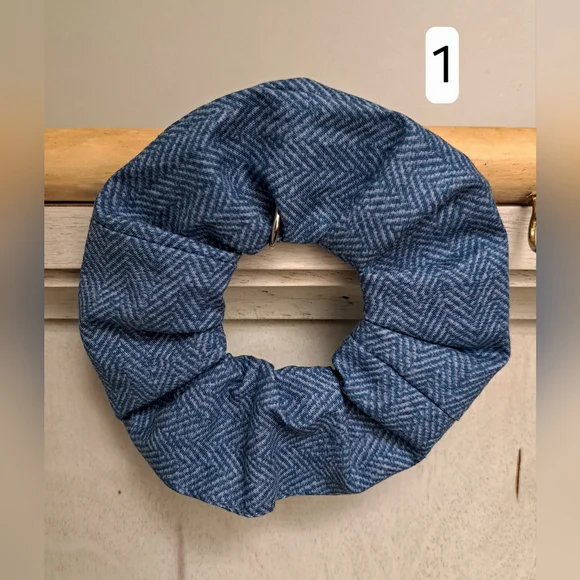 ONE Scrunchie Hair Tie Cotton Black Grey Blue Herringbone Pattern - Picture 2 of 7